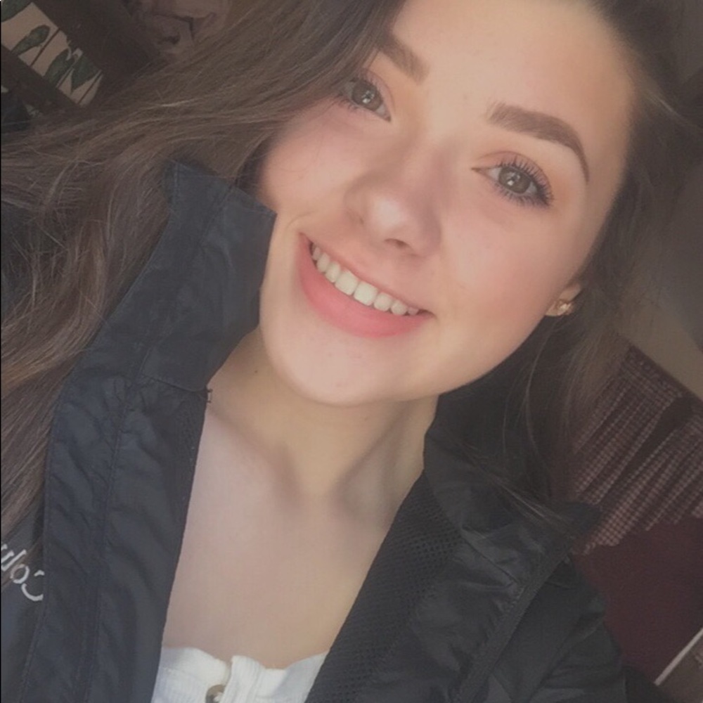 Meet your Posher, Julia